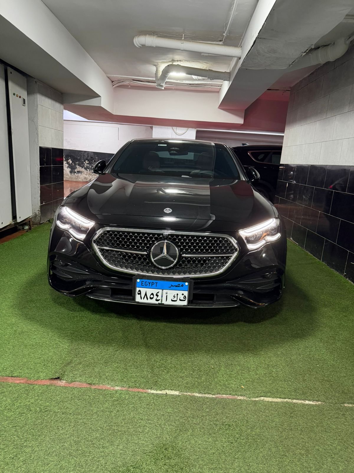 Mercedes-Benz E200