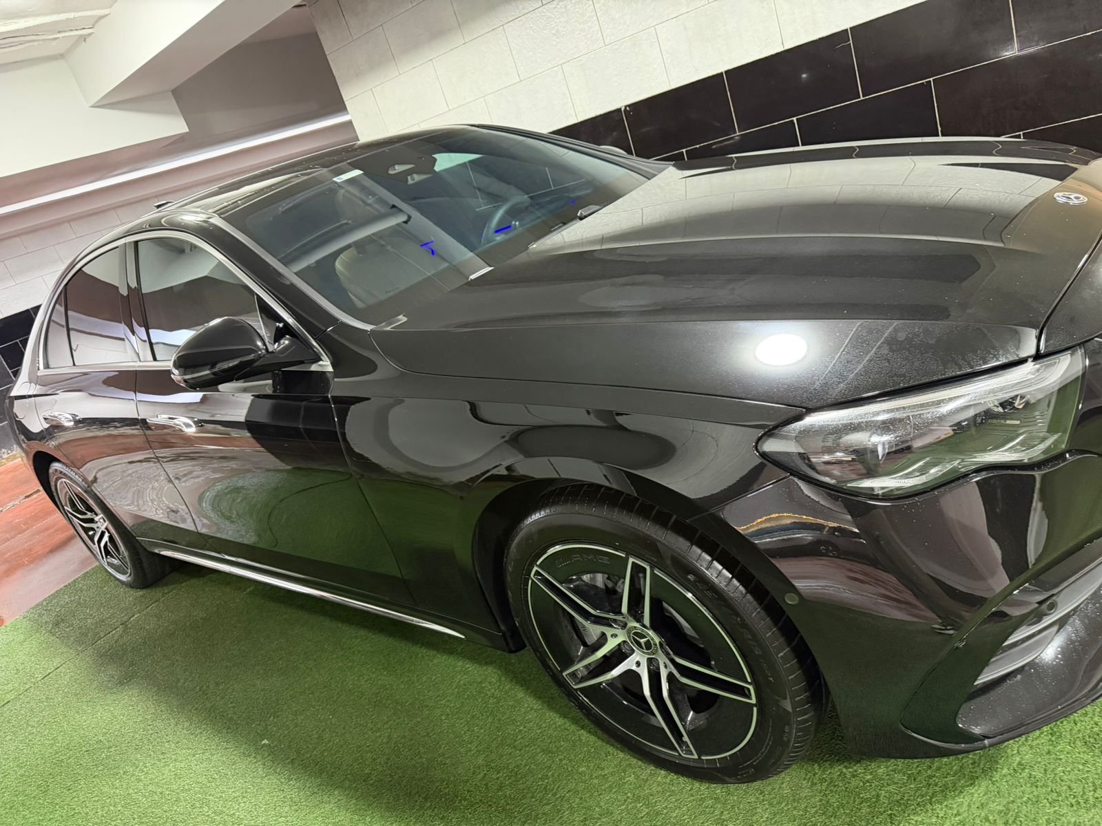 Mercedes-Benz E200